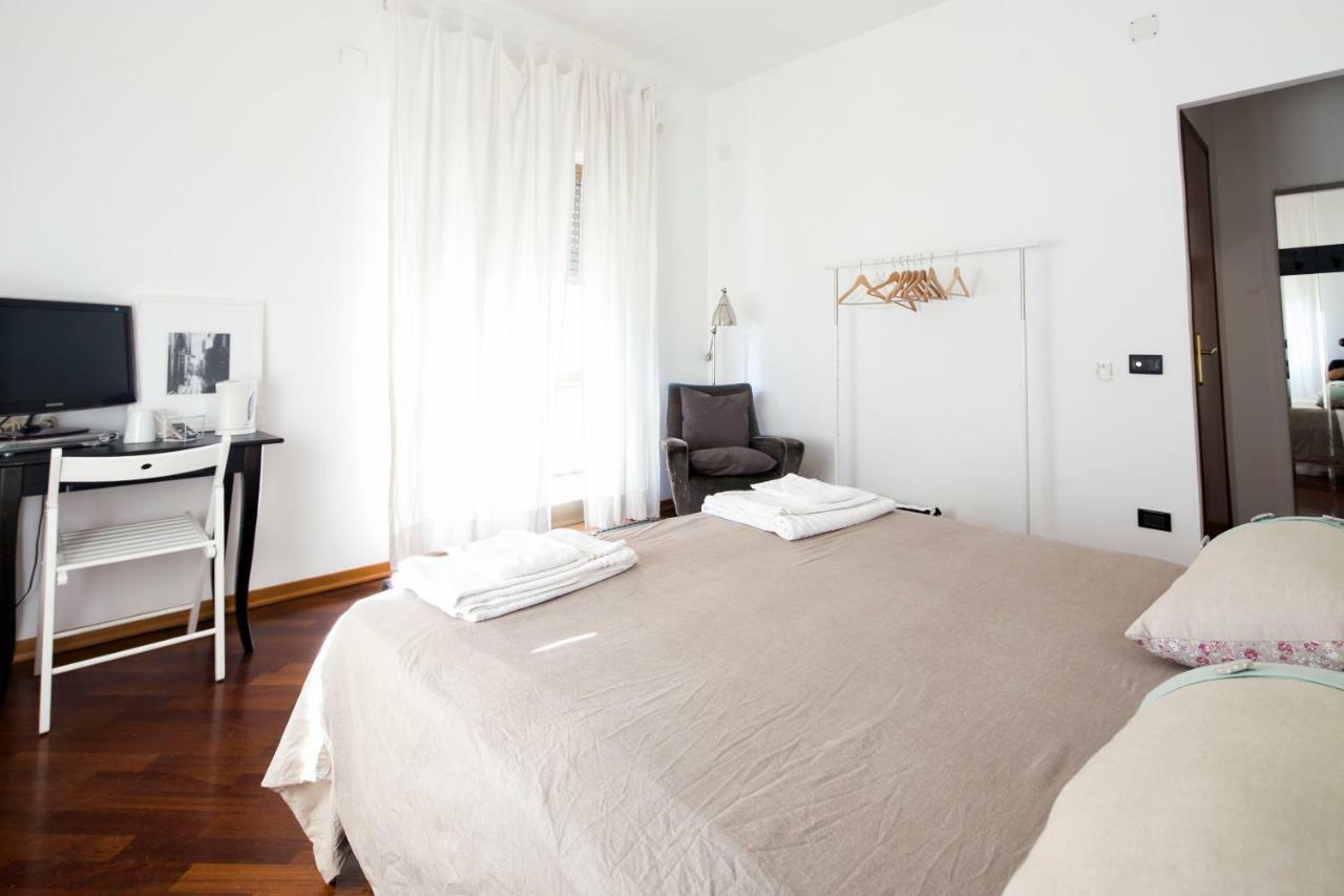 I Quattro Gattoni Hotel Naples Luaran gambar